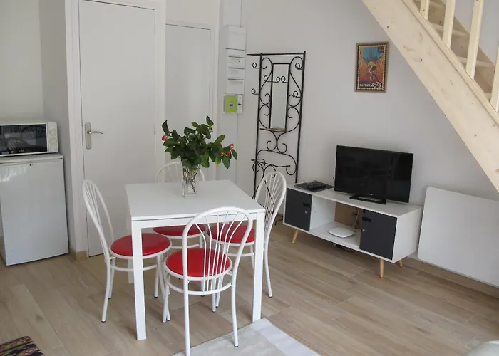 Rose Garden Bed & Breakfast