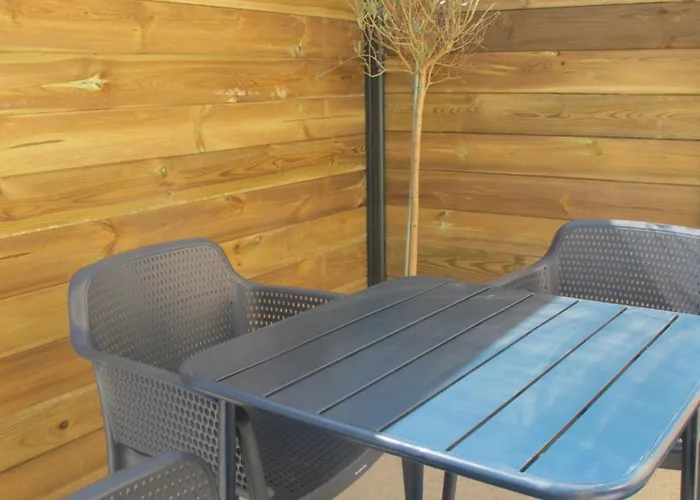 Rose Garden Bed & Breakfast 3*