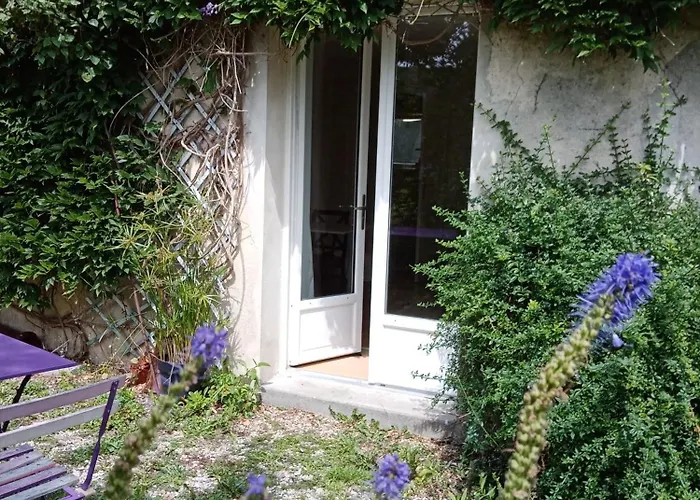 Rose Garden לינה וארוחת בוקר