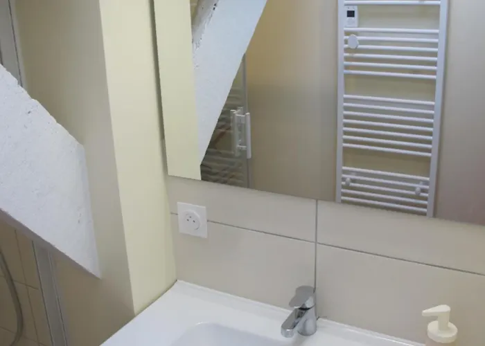 Rose Garden לינה וארוחת בוקר 3*