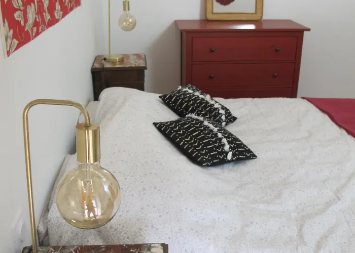 לינה וארוחת בוקר Rose Garden באיו