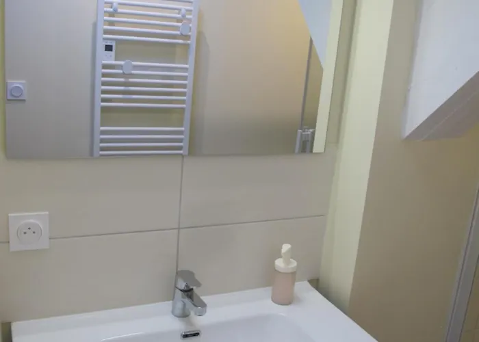 Rose Garden 3* באיו